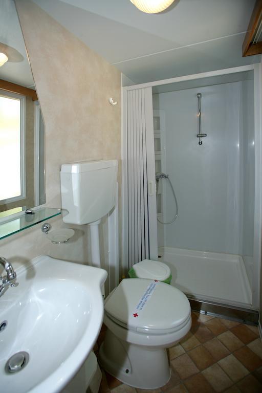 Camping Ulika Mobile Homes - Naturist Červar-Porat Habitación foto